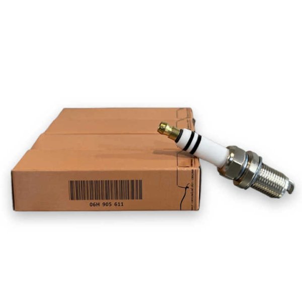 Suitable for  A3 A4 A5 TT 2.0L Spark Plug 06H905611  CC Eos GTI Sagitar Passat Tiguan 2.0L 0241245670 - Image 2
